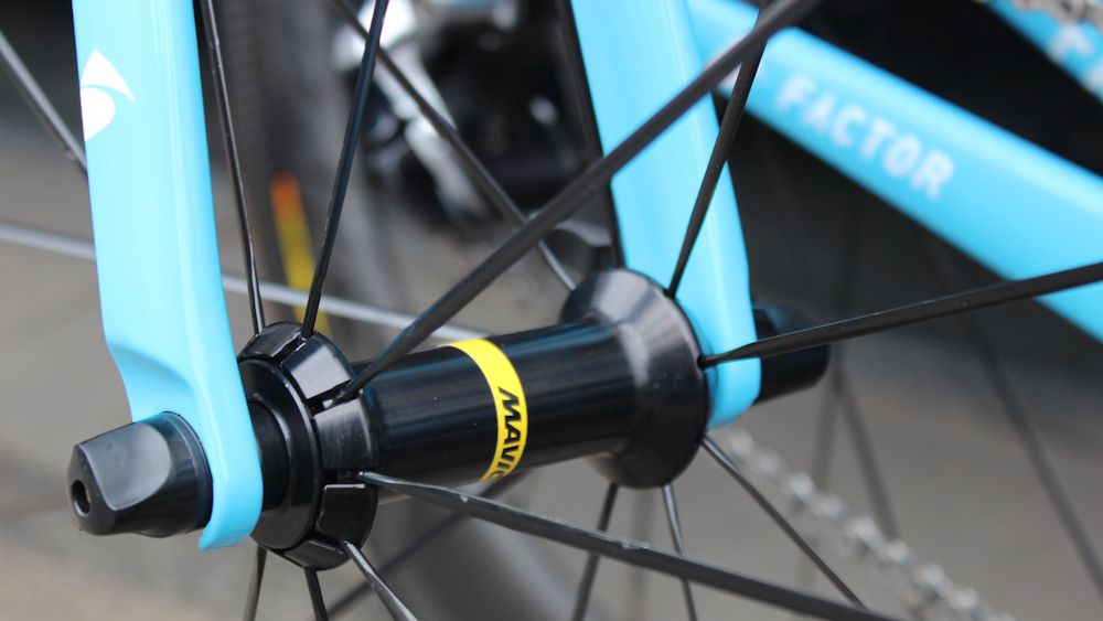 A closer look at the front hub on the new Mavic Comete