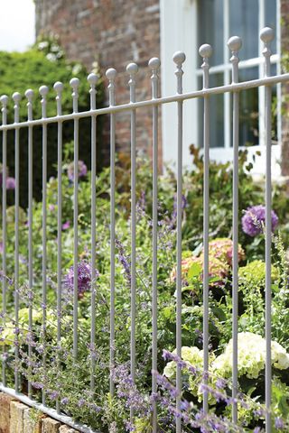 How to restore cast iron - gates and railings