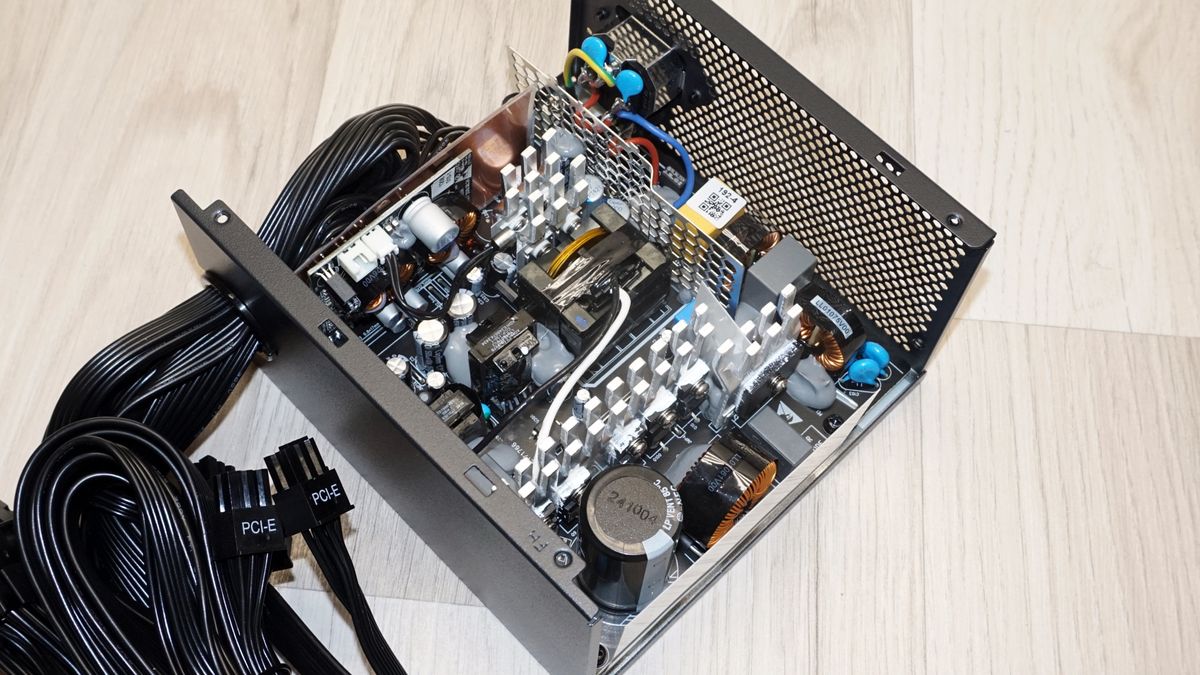 Cooler Master MWE Bronze V2 230V 650W