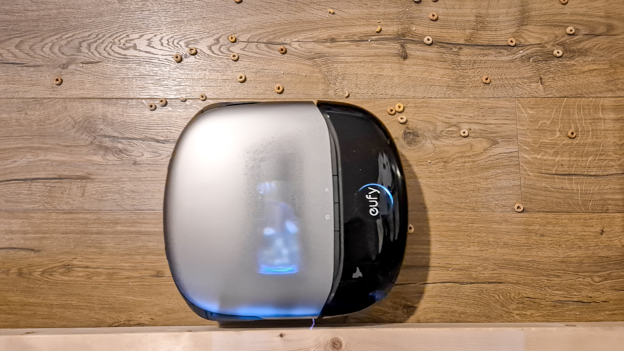 Eufy Omni S2 cleaning cheerios from wooden floor edges