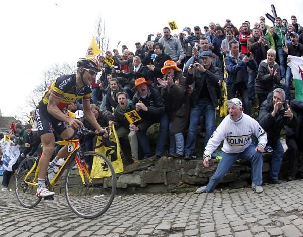 Belgian champion Tom Boonen tries to keep Fabian Cancellara in sight on the Kapelmuur.