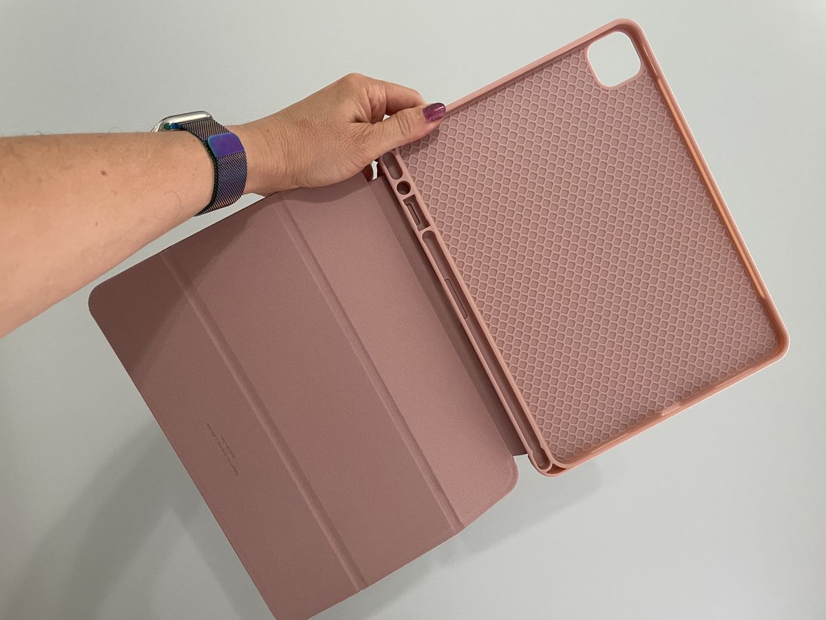 Spigen Urban Fit Ipad Case Lifestyle Open Empty Interior