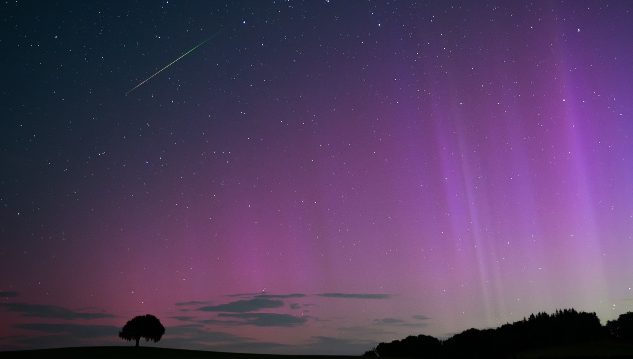 Rare Perseid meteor shower and northern lights display excites stargazers worldwide (photos, videos)