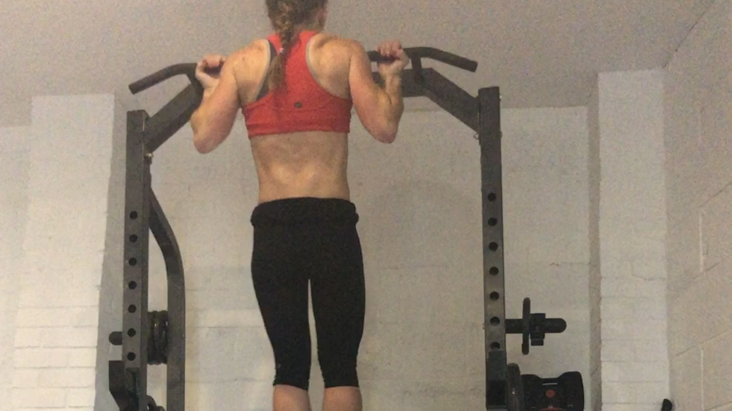 Lucy Miller: Negative Pull Ups