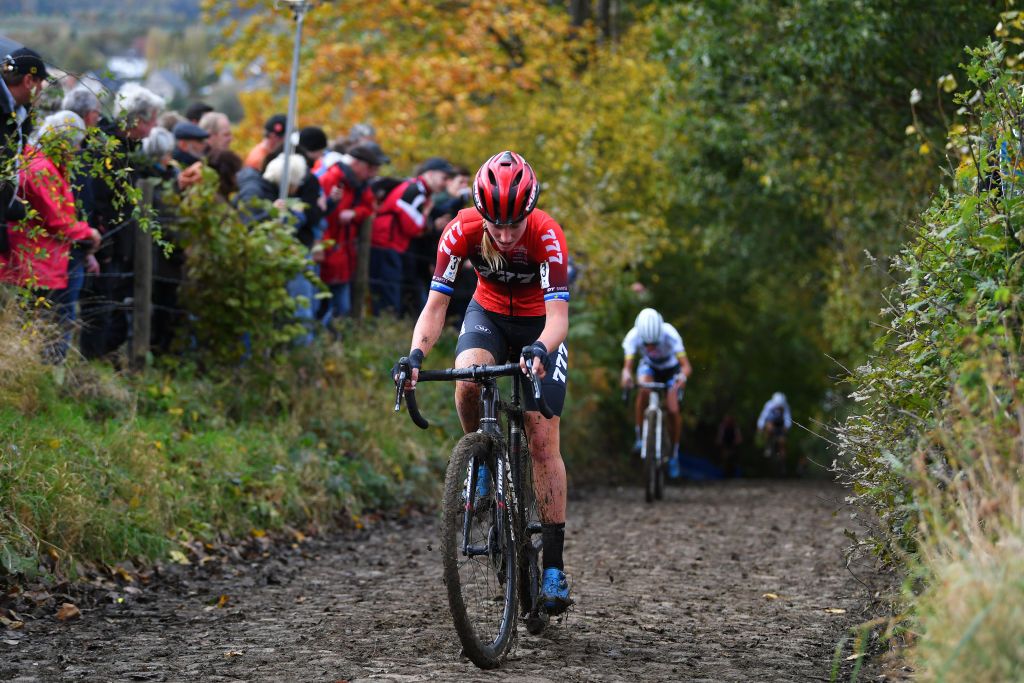 OUDENAARDE BELGIUM NOVEMBER 01 Annemarie Worst of The Netherlands and Team 777 competes during the 32nd Koppenbergcross Grand Prix Jolien Verschueren 2021 Womens Elite Koppenbergcross Oudenaarde X2OBadkamersTrofee on November 01 2021 in Oudenaarde Belgium Photo by Luc ClaessenGetty Images