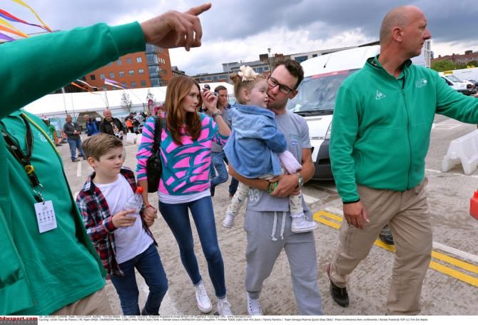 Mark Cavendish with his family