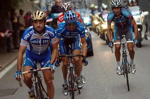 Paolo Bettini (Quickstep) waiting for the right moment