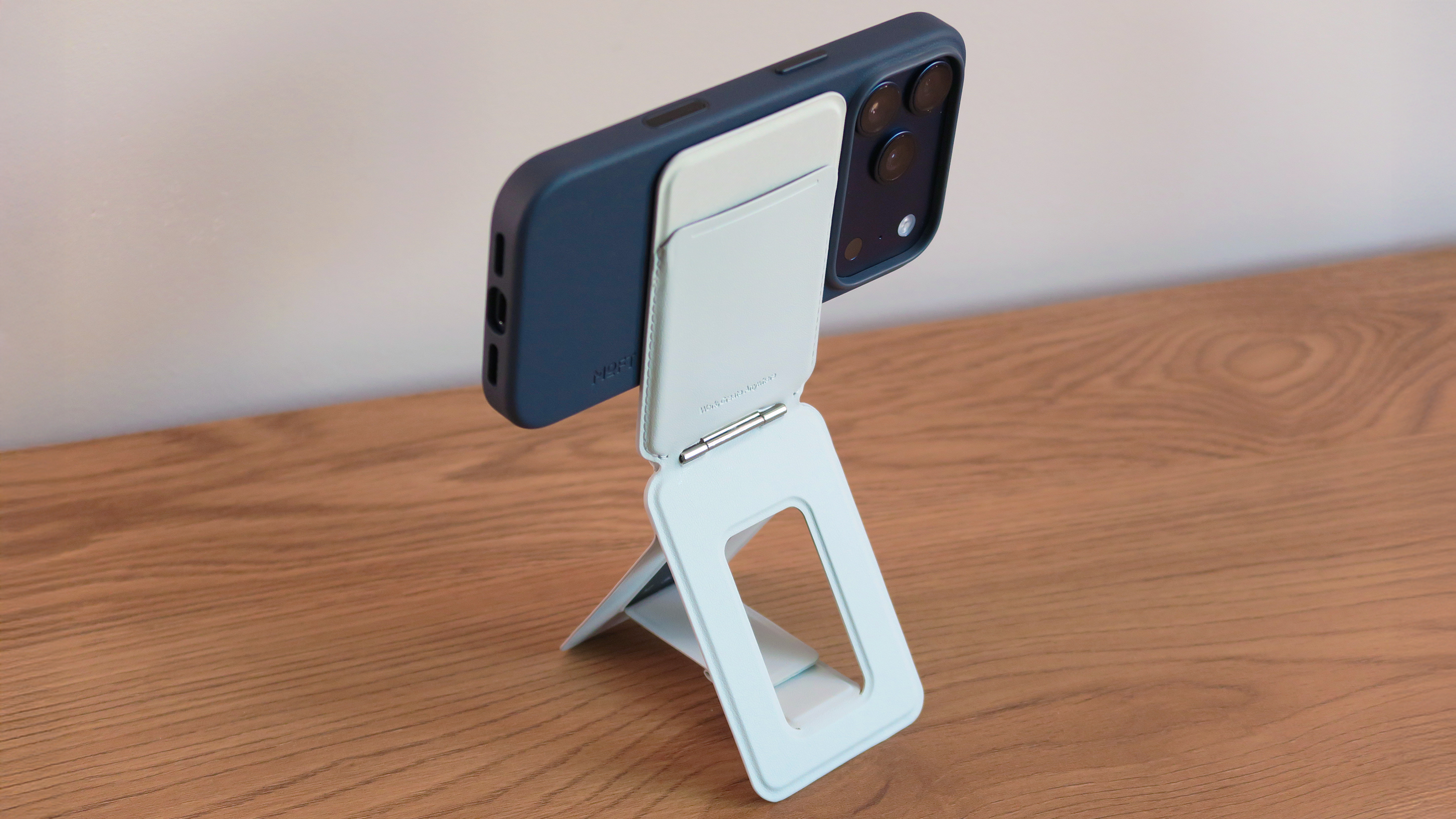 iPhone 17 series case roundup Moft tripod landscape