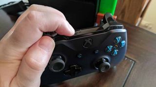 Xbox One controller pairing button