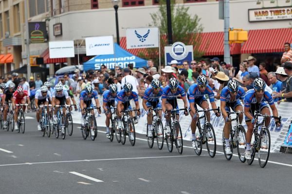 UnitedHealthcare lines up going into the last few laps.