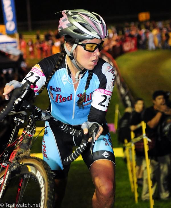 Marne Smiley (Bob&rsquo;s Red Mill) on the run-up after the barriers.