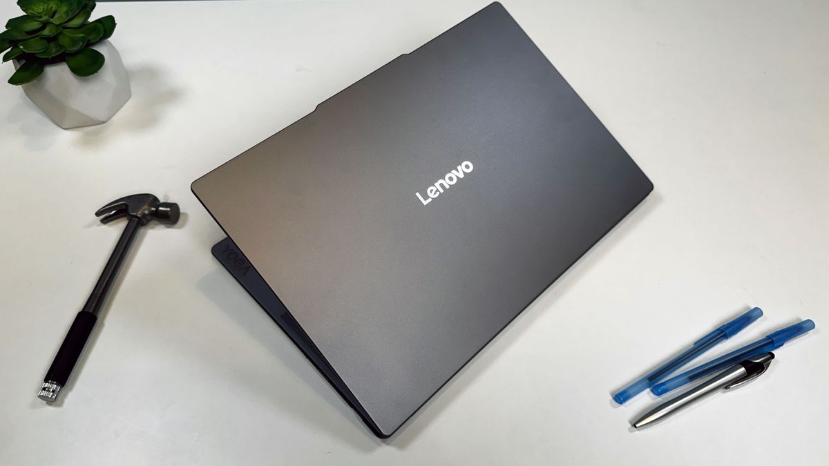 Lenovo Yoga Slim 7i Aura Edition