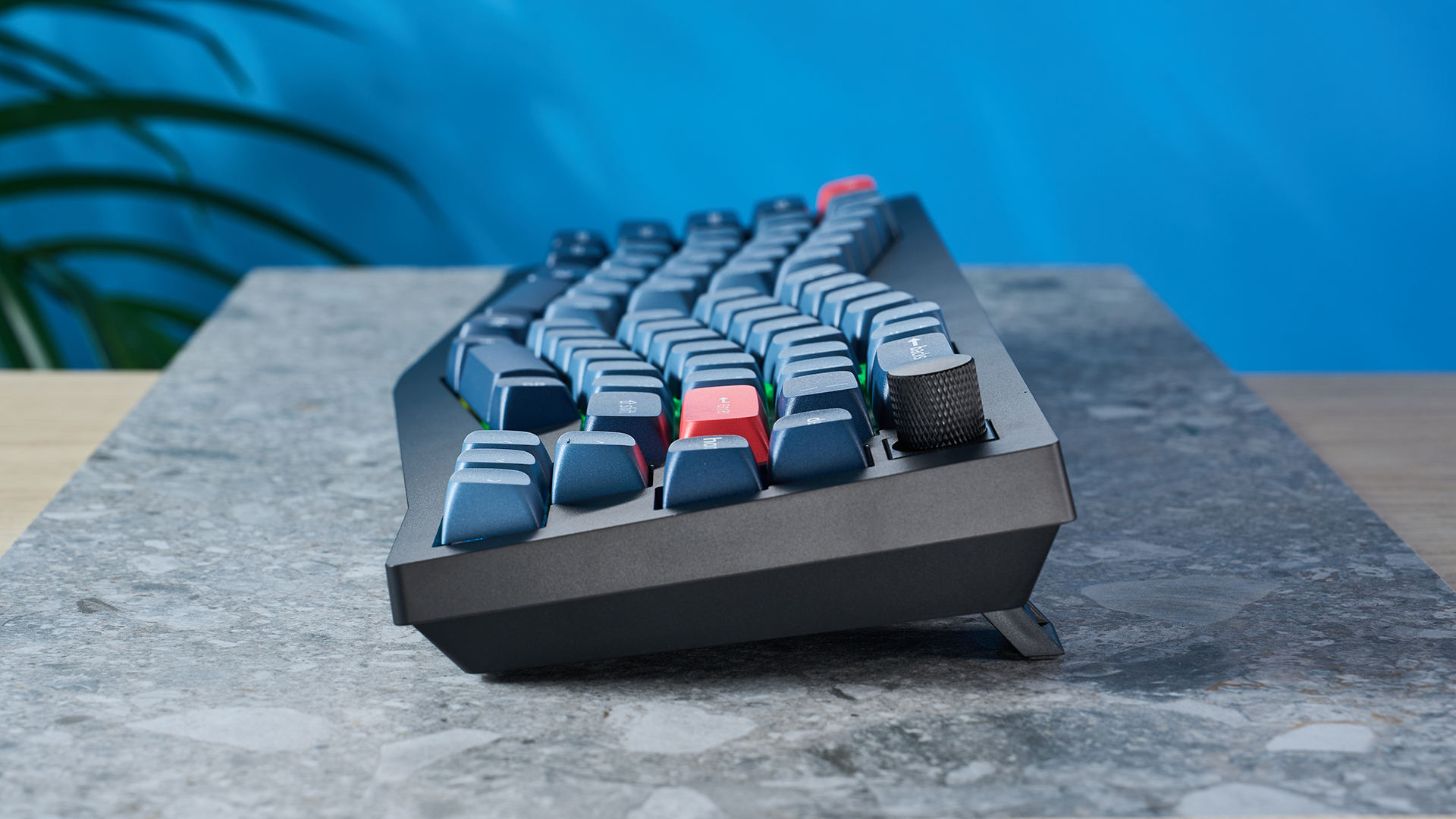 Foto der ergonomischen Tastatur Keychron V8 Max