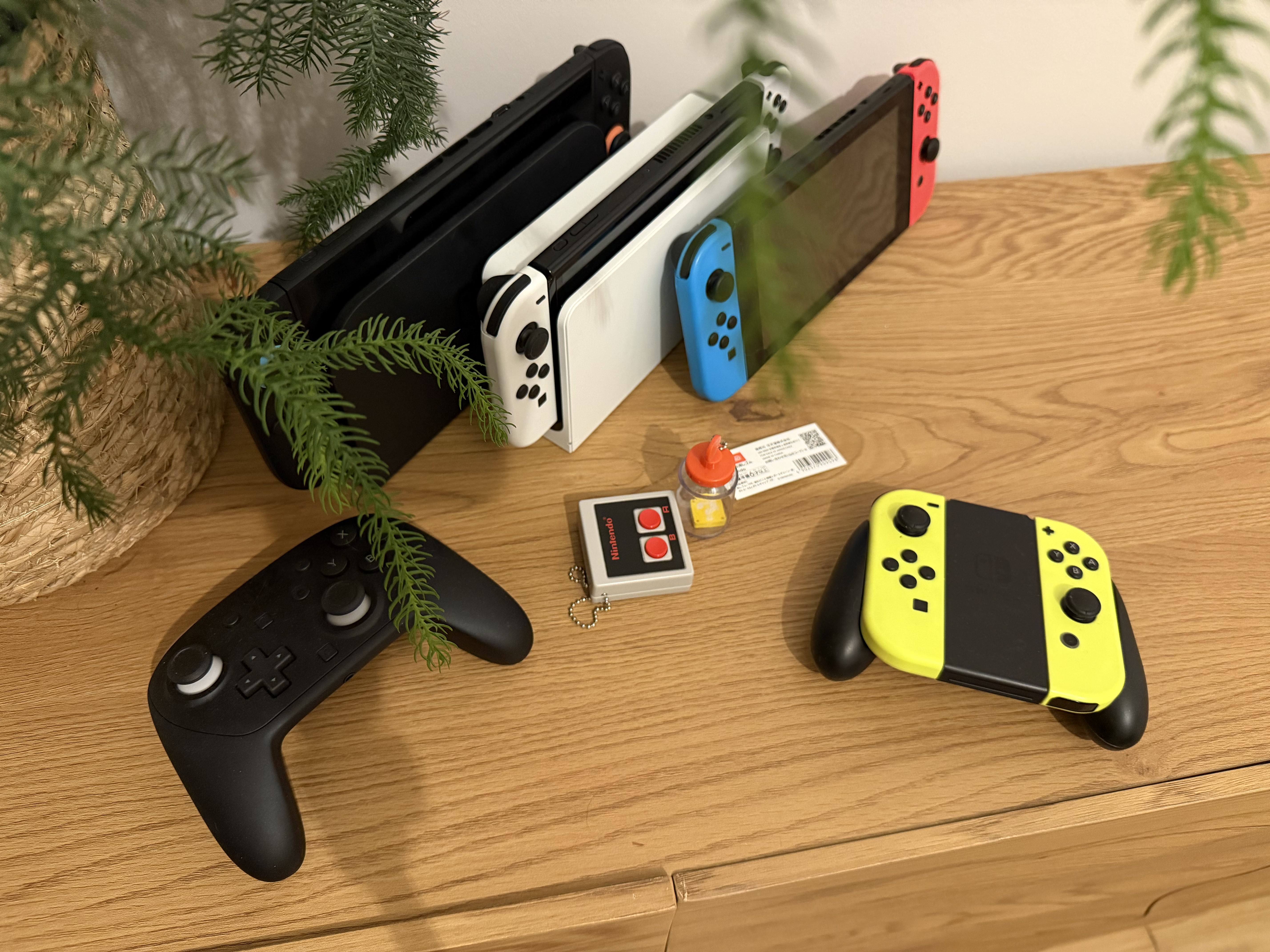 iPhone 17 Pro camera sample low light lights on