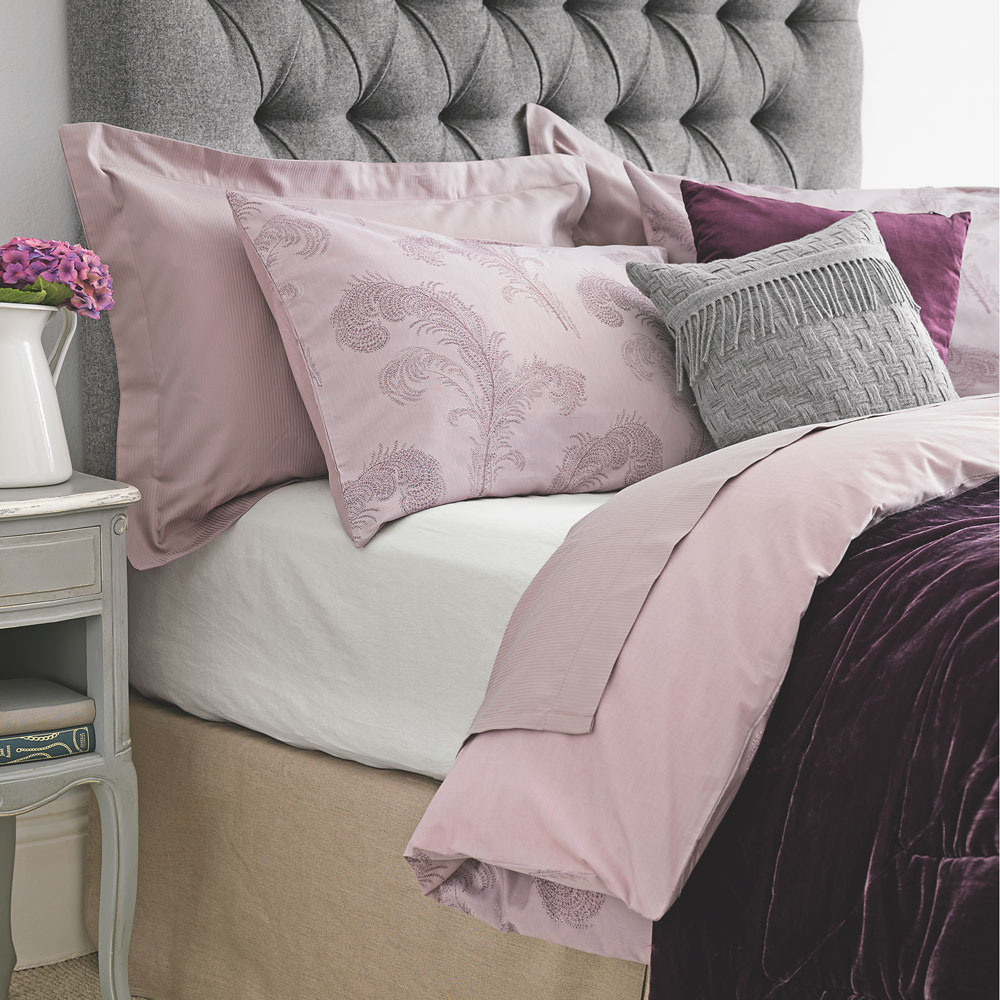 bedroom with double bed and mattress