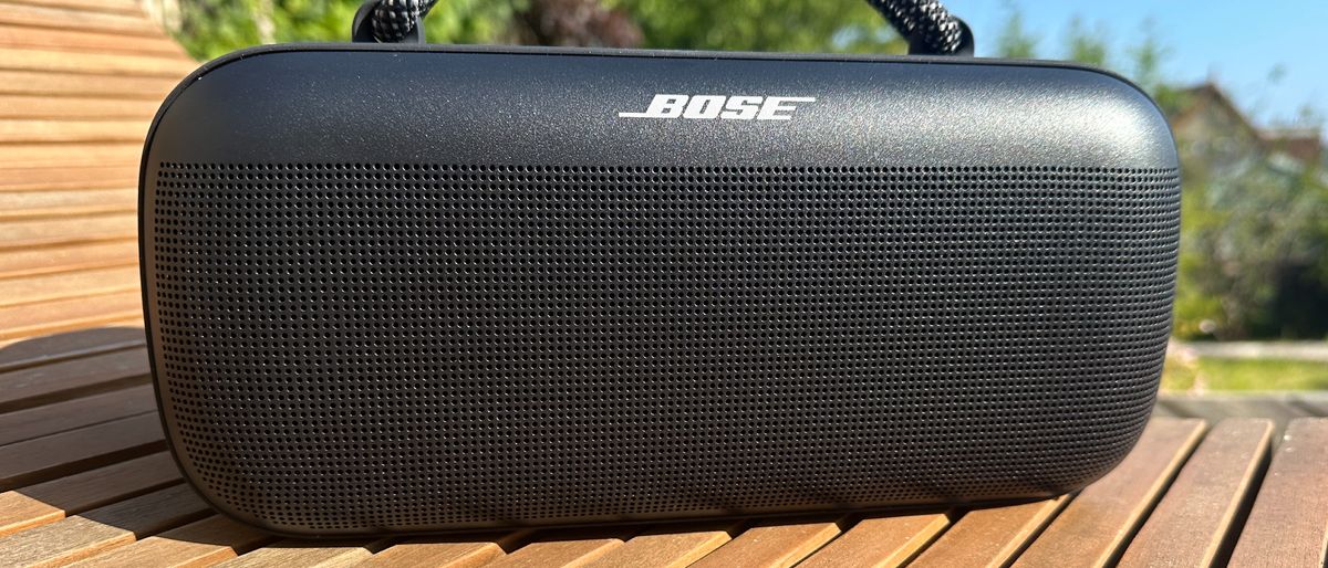 Bose Soundlink Max on a table, in the sun