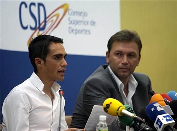 Same result, but different rider. Bruyneel with 2008 Tour de France winner Alberto Contador
