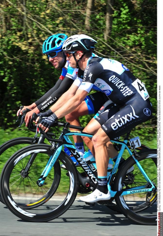 Jan Bakelandts (Omega Pharm-Quick Step) and Thomas Dekker (Garmin Sharp) enjoying a chat