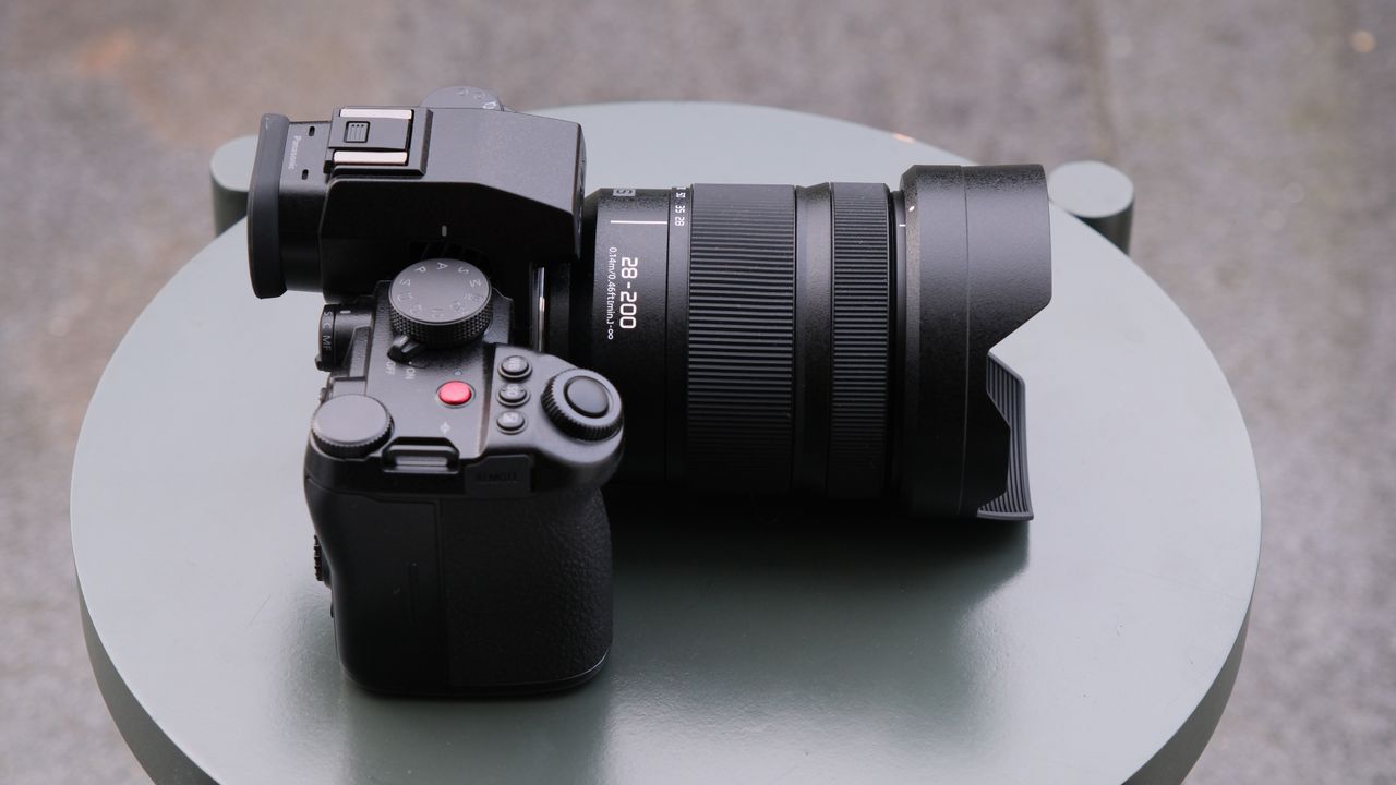 Panasonic Lumix S 28-200mm f/4-7.1 Macro O.I.S. review: the travel