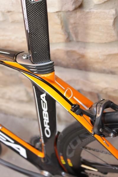 A view of the new machined seat clamp and aero seat tube found on the Orca.