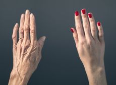 Old and young women's hands