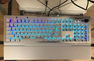 Roccat Vulcan 122 Aimo