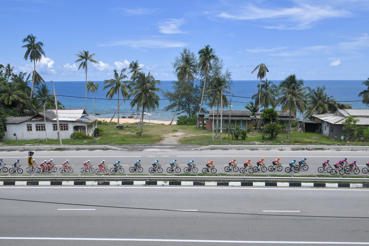 The field of Petronas Le Tour de Langkawi 2025 on stage 5