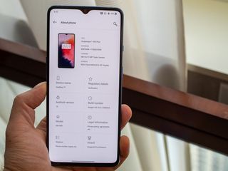 OnePlus 7T showing its specs page