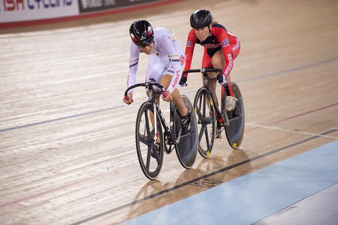 Lauren Stephens (USA) and Jannie Milena Salcedo Zambrano (Colombia) lap the field in the women's scratch race