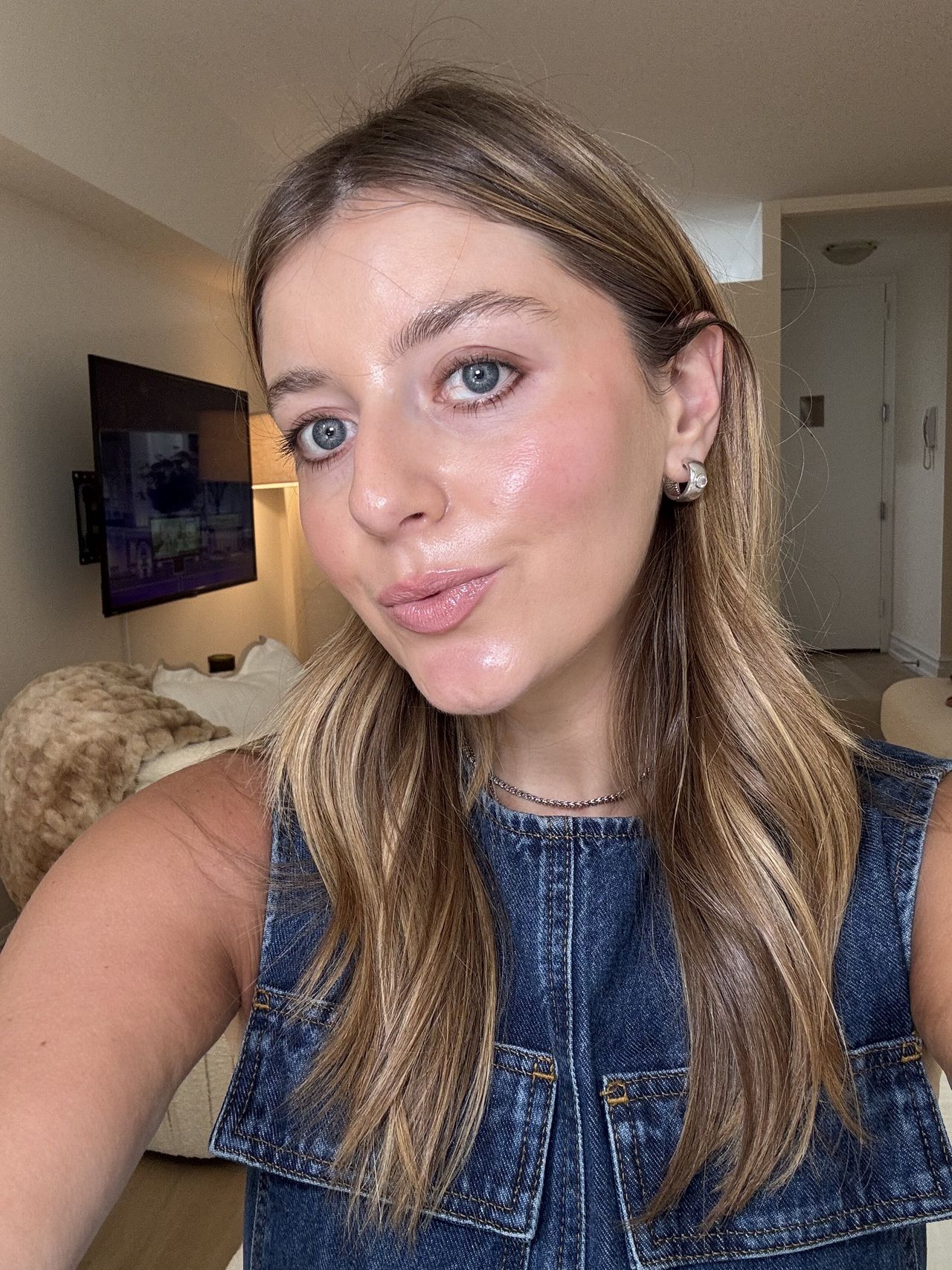 samantha holender before and after applying westman atelier foundation