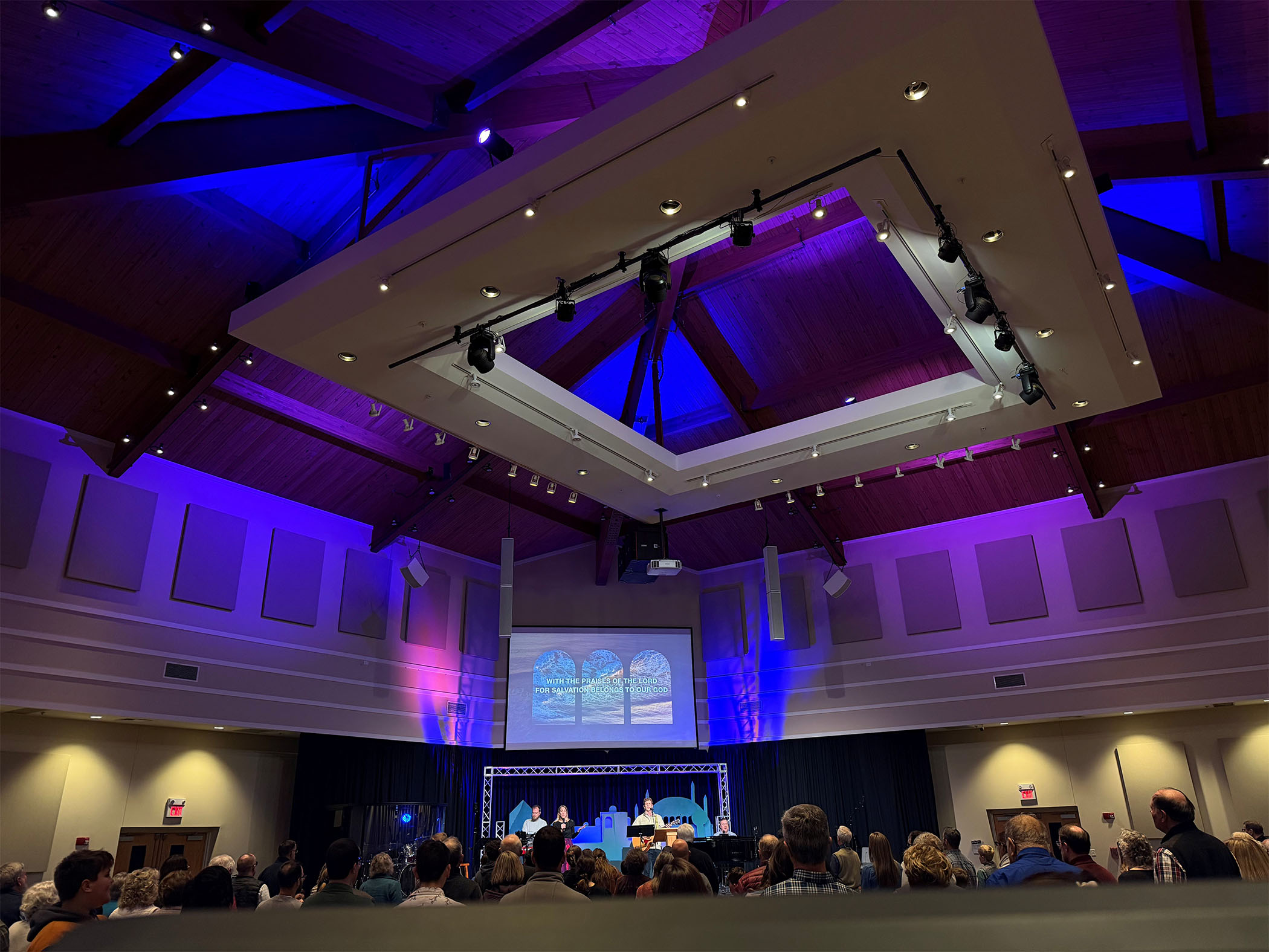 EAW&amp;rsquo;s AC6 ADAPTive column loudspeakers and RS Series subwoofers deliver even coverage in Christ Covenant&amp;rsquo;s vaulted&amp;#65279;diamond&amp;#8209;shaped worship center.