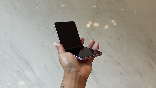 Samsung Galaxy Z Flip 9: всё, что нам известно на данный момент, и то, что мы надеемся увидеть
