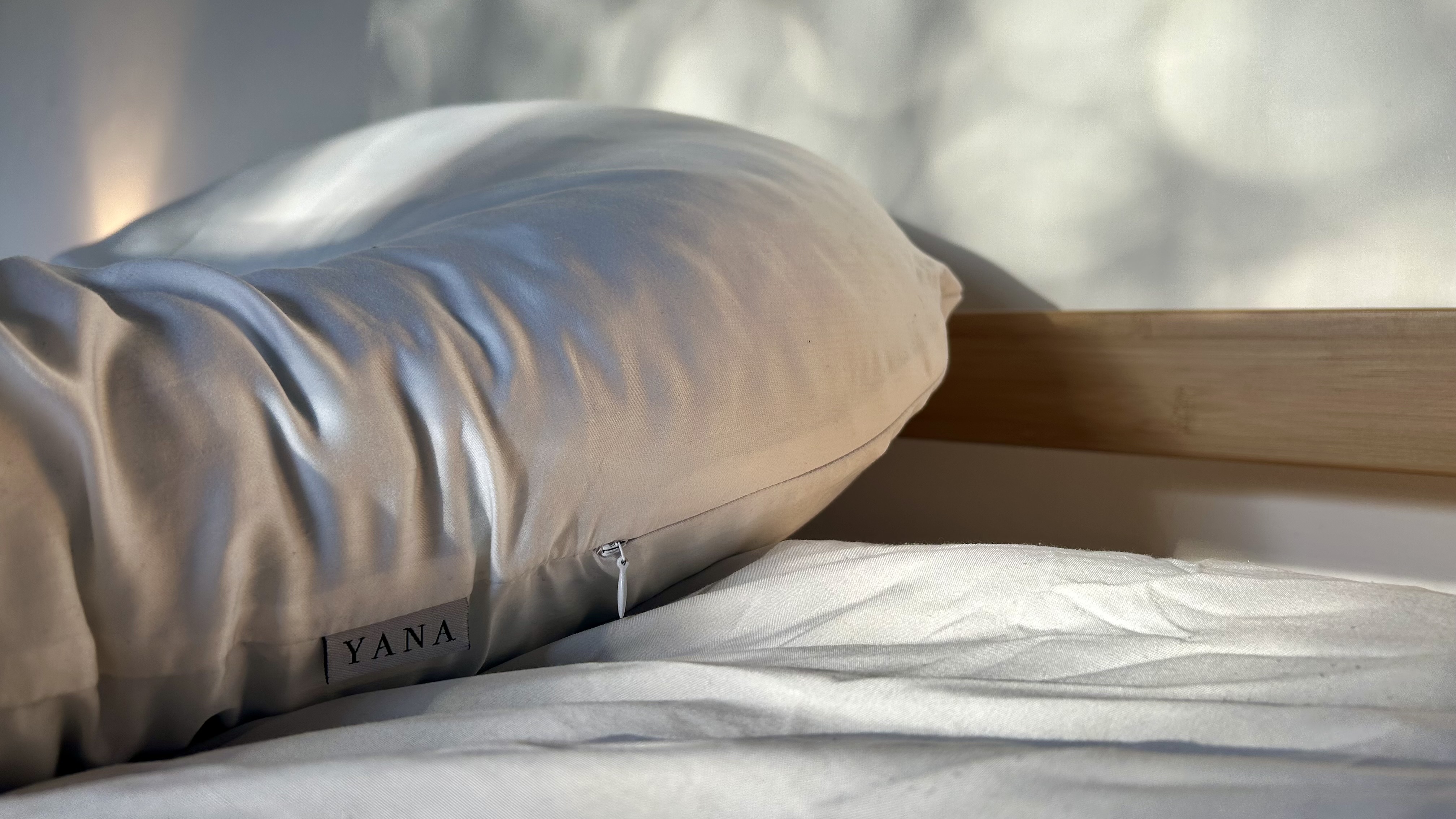 A close up of the tag on the Yana 360&amp;deg; Body Pillow