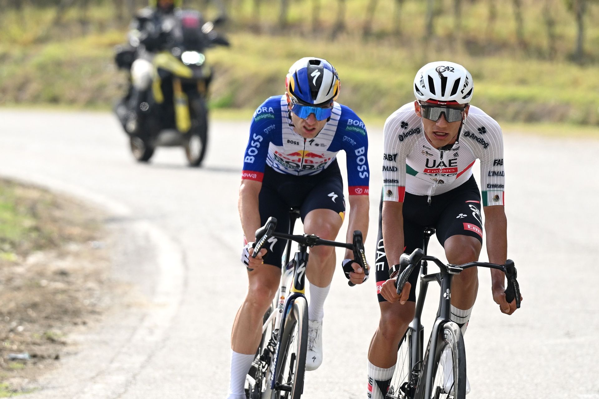 Isaac del Toro and Finn Fisher-Black on the attack at Gran Piemonte 2026
