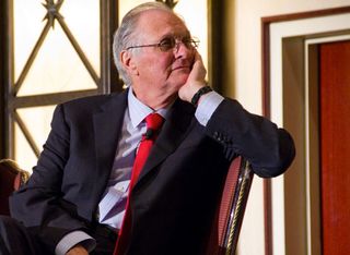 alan alda at a meeting in D.C.