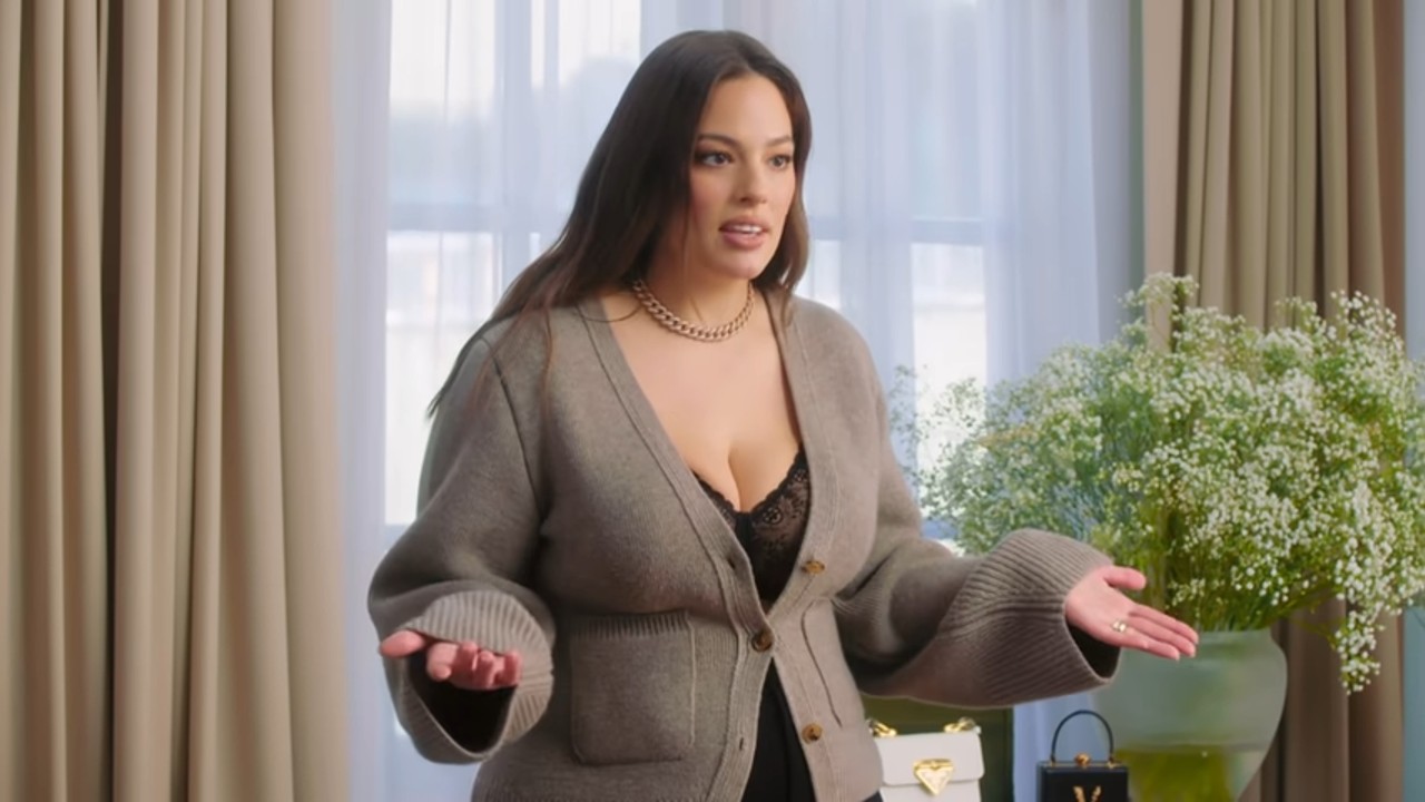 Hot mama! Ashley Graham shows off her pregnancy style - Rediff.com