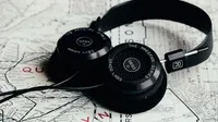 an image of the Grado SR60e headphones