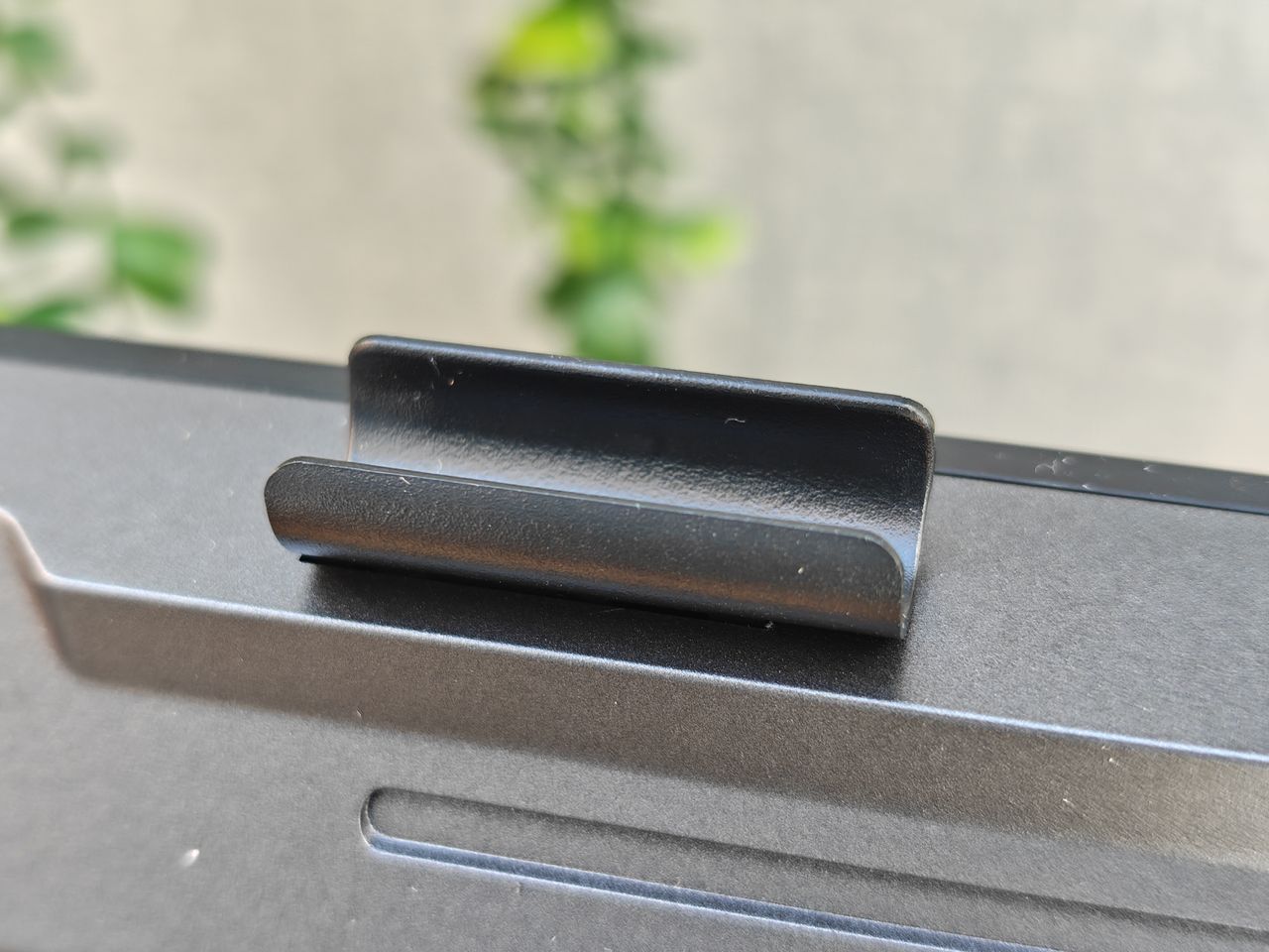 XPPen Artist Pro 27 Gen 2 review; photos of a large drawing tablet