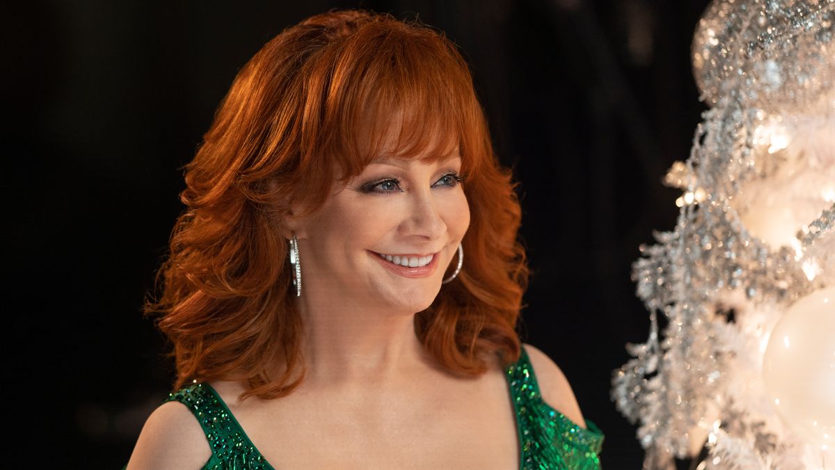 Reba McEntire Lifetime Christmas in Tune