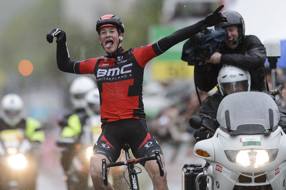 Stefan K&uuml;ng takes the stage 4 win in Romandie.