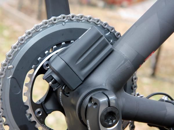 As expected, the increased design flexibility of Shimano's Dura-Ace Di2 electronic drivetrain has made it very popular amongst smaller builders looking to create cleaner lines.