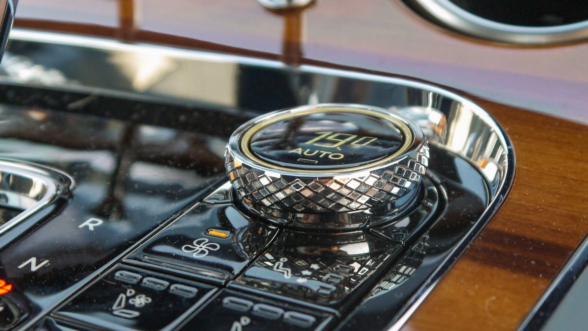 The knurled finish is applied to a number of controls in the Continental GT