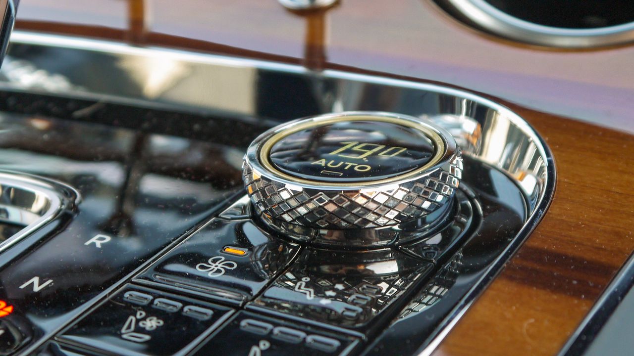 The knurled finish is applied to a number of controls in the Continental GT