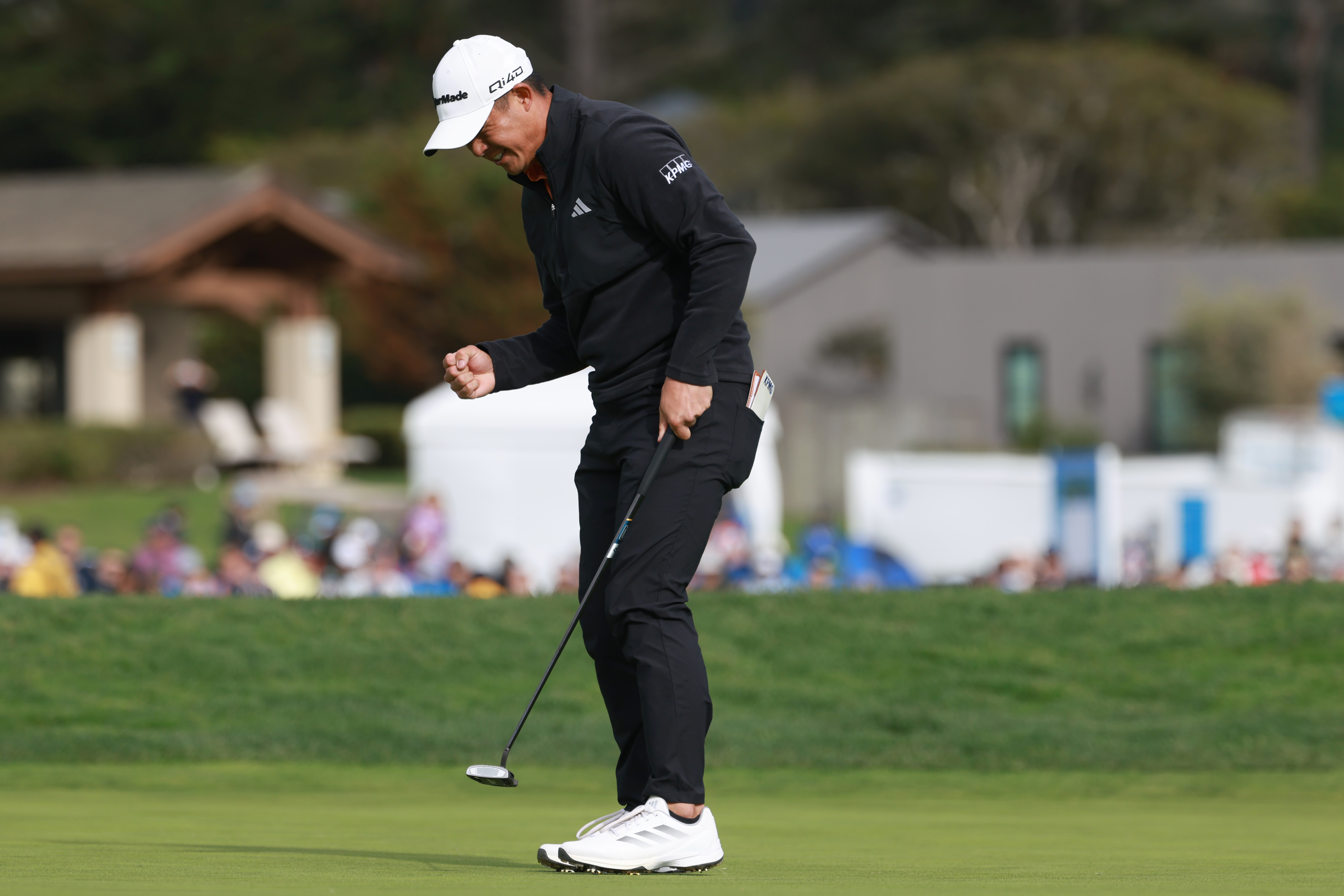 Collin Morikawa wins with a new Spider putter