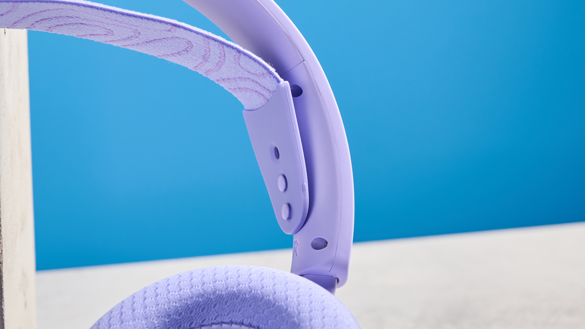 A Lavender SteelSeries Arctis Nova 3 Wireless gaming headset