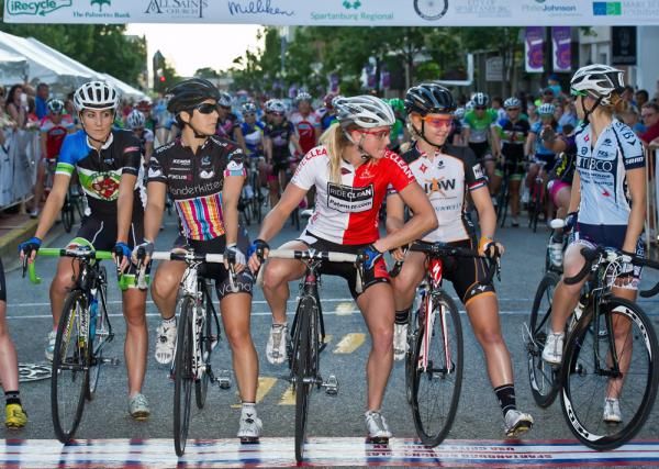Elite women on the start line at Spartanburg, 2012, with Erica Allar (Ride Clean/Patentit.com)