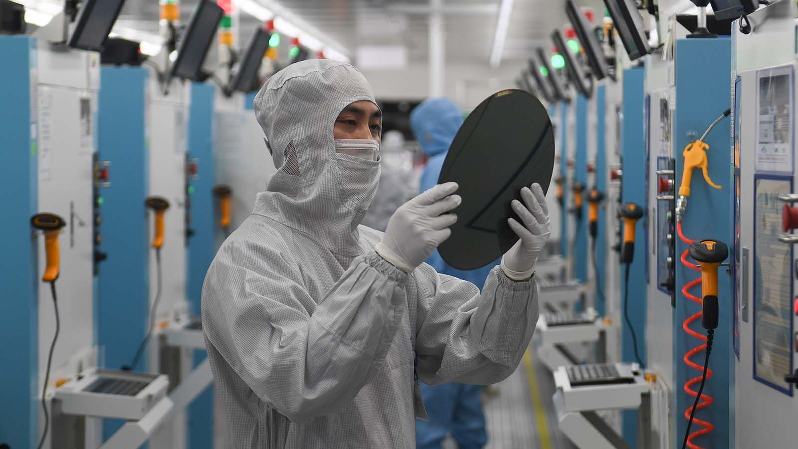 US chip fabs face 157,000-worker shortfall by 2030, SEMI Foundation warns