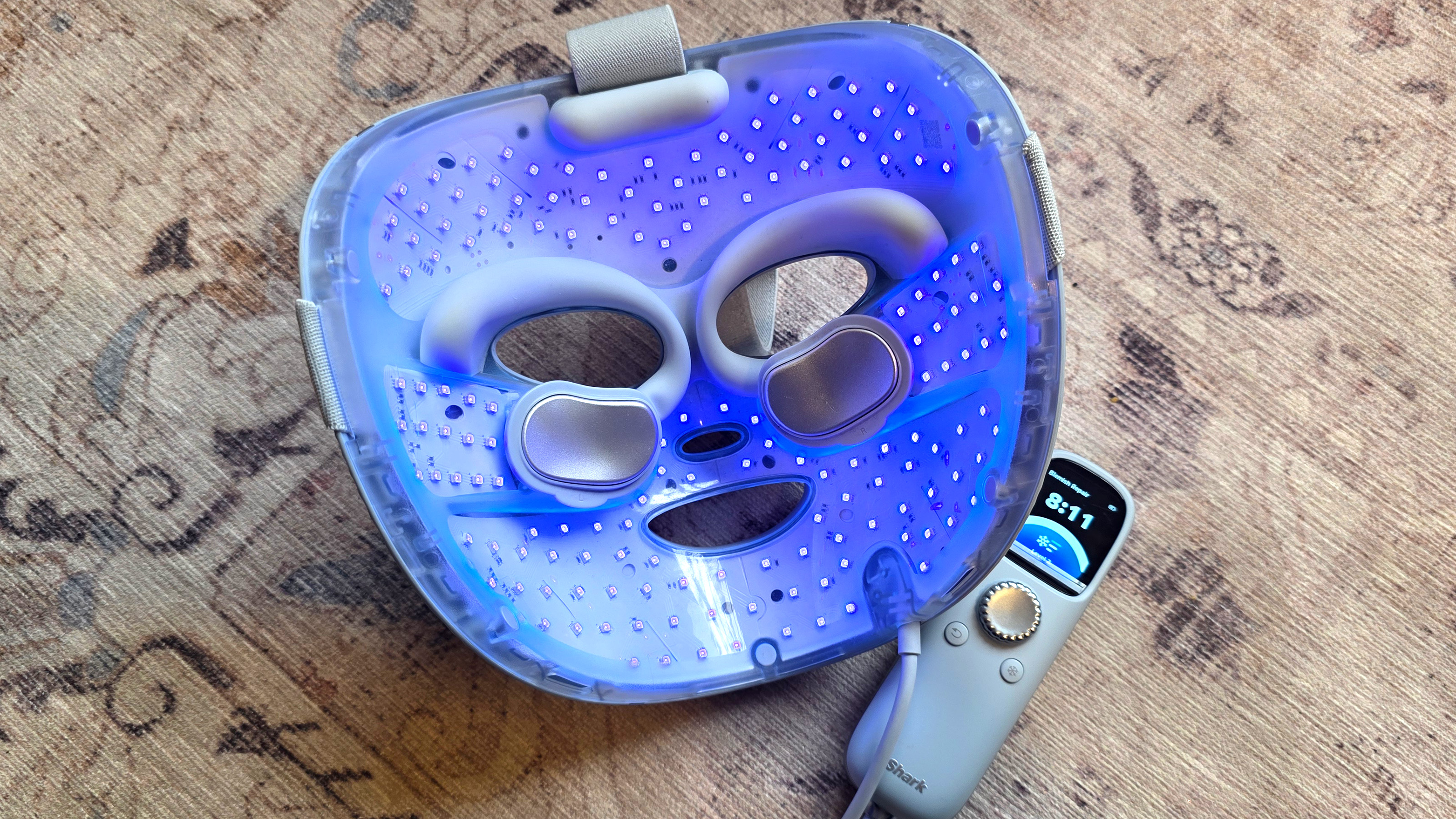 Shark CryoGlow mask blue light