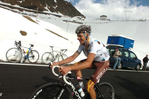 John Gadret (AG2R) attacked but paid for it later