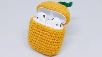 Fun AirPods cases: Case knitted in the style of a Mandarin fruit